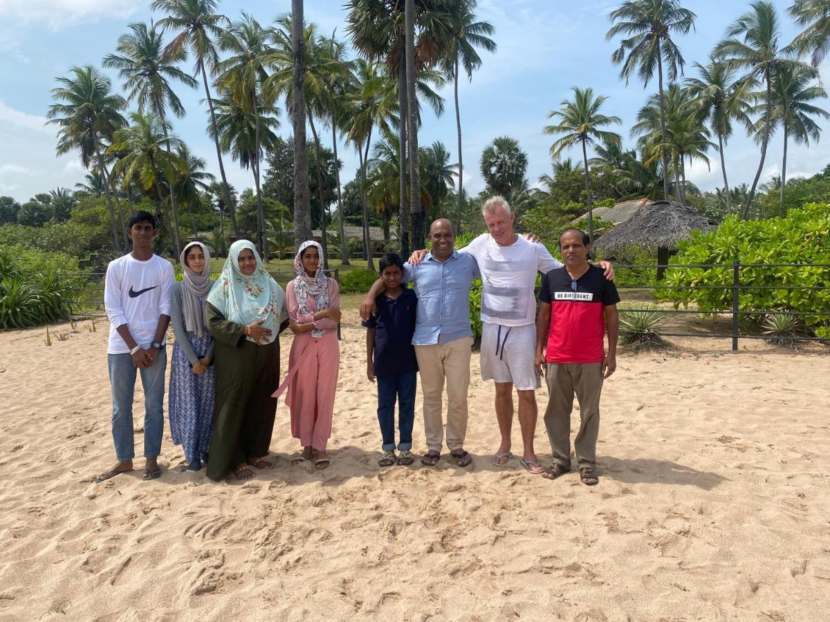 108 Palms Beach Resort Trincomalee Eksteriør billede